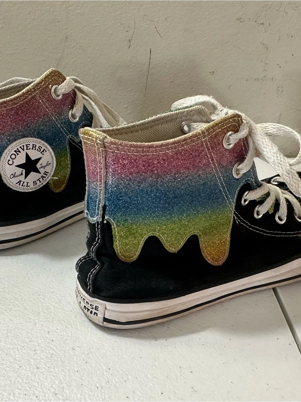 Converse Chuck Taylor, All Star Girls, Glitter Drip, Hi Top, Black, Size 3 Youth